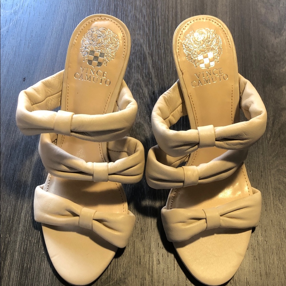 Vince Camuto Women's Tan Bow Strap Slide Sandals